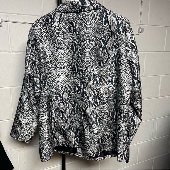 Signature Collection by Vicki Wayne Snakeskin Print Blazer Jacket Plus 18W - Picture 5 of 6